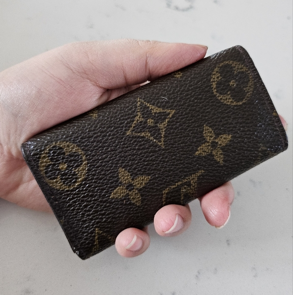 Louis Vuitton Monogram 4 Key Case Holder - Picture 2 of 10